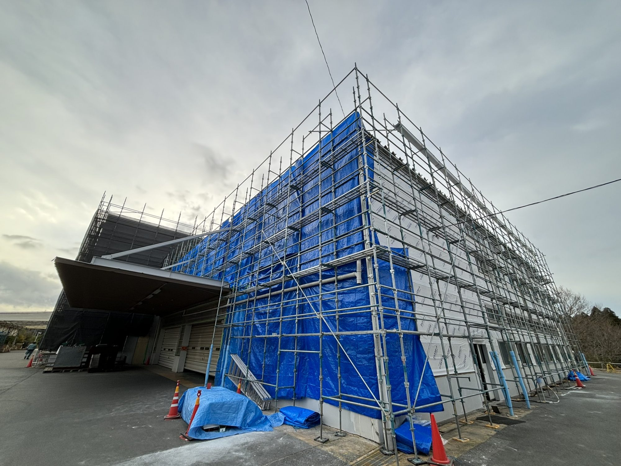 千葉県成田　外壁490㎡撤去工事