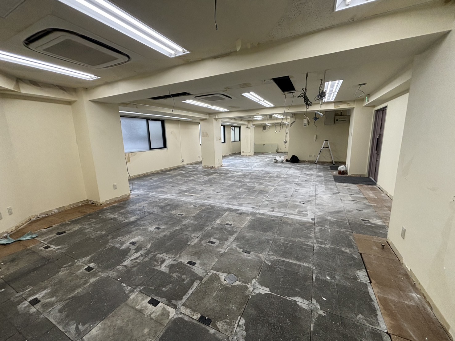 東京都目黒区　都立大学駅付近　早稲田アカデミー　内装解体工事　原状回復