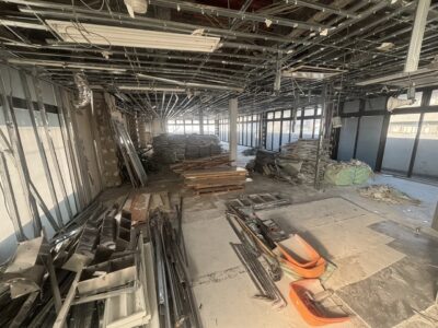 葛飾区200坪　内装解体途中