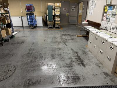 東京都港区麻布　店舗内装解体工事　掃除
