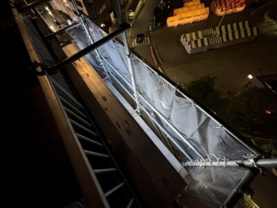 品川駅前看板撤去夜間工事